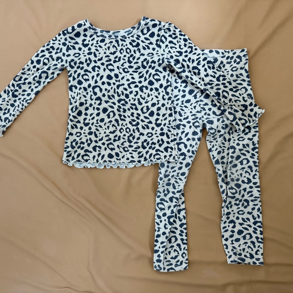 Garanimals Beige and White Leopard Print Kids Set - 3T